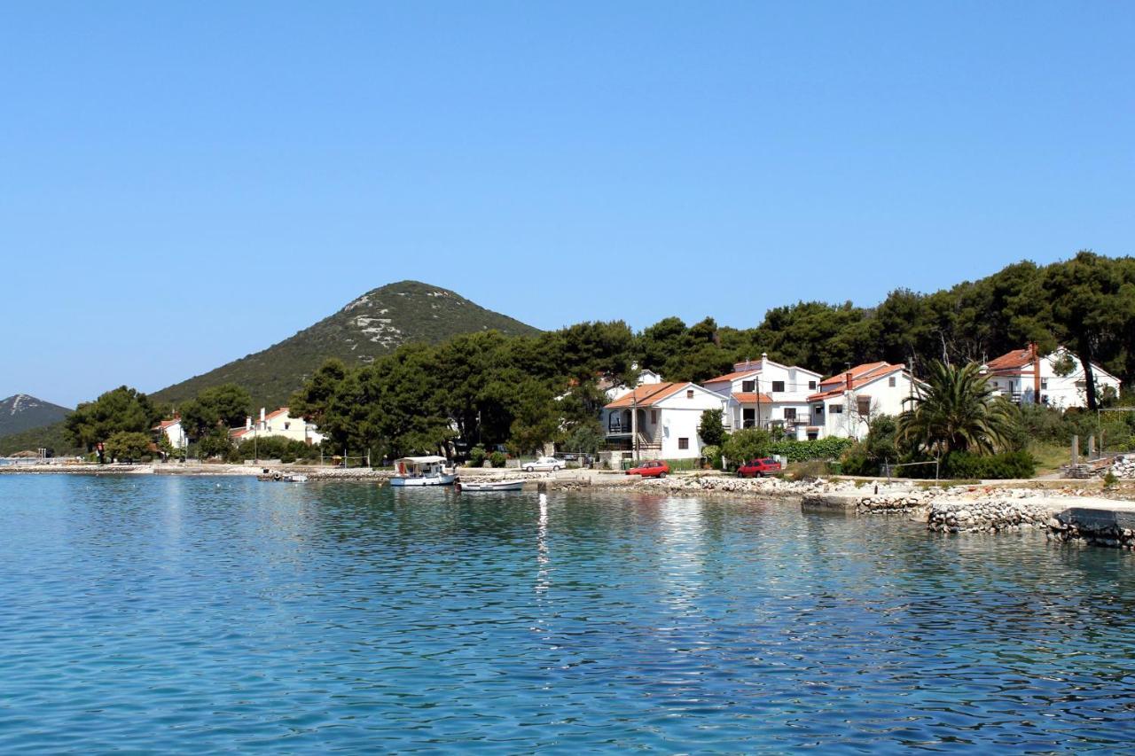 Apartments By The Sea Brgulje, Molat - 6241 Bagian luar foto