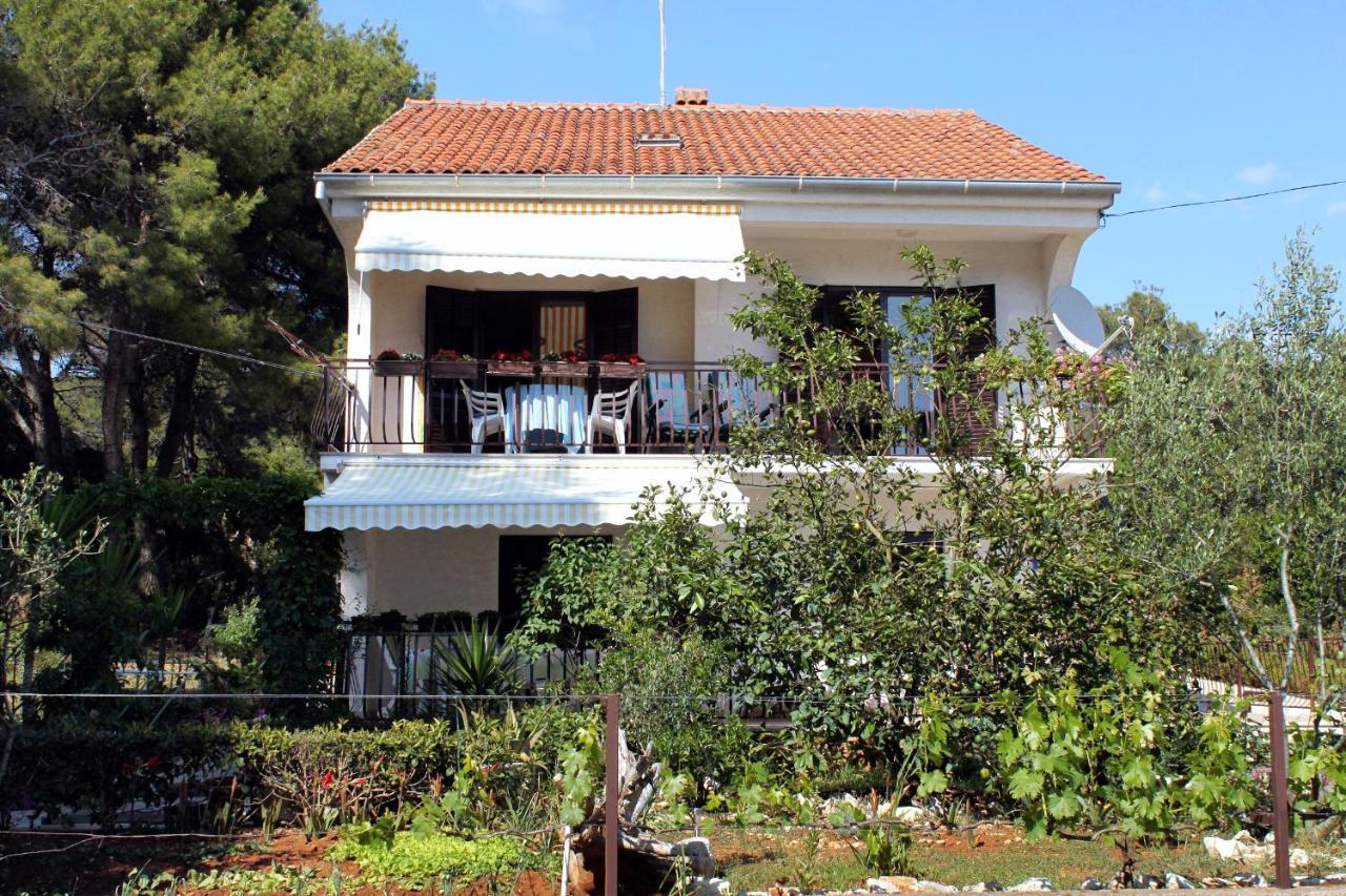 Apartments By The Sea Brgulje, Molat - 6241 Bagian luar foto