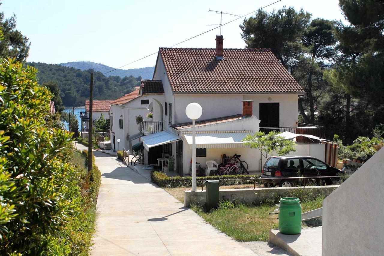 Apartments By The Sea Brgulje, Molat - 6241 Bagian luar foto