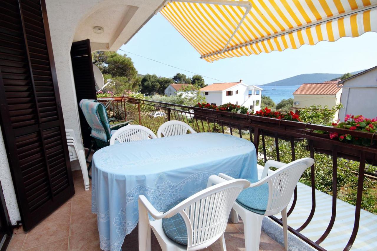 Apartments By The Sea Brgulje, Molat - 6241 Bagian luar foto