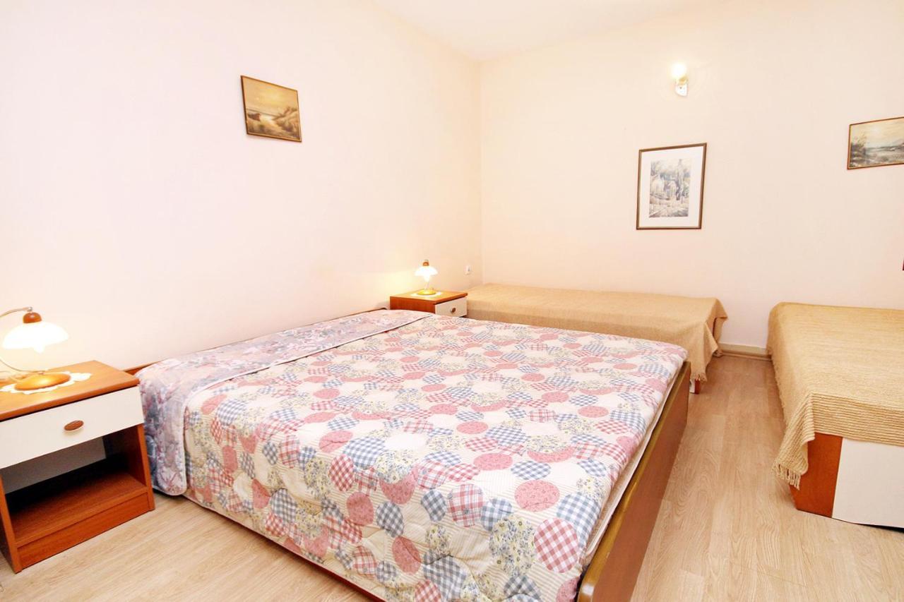 Apartments By The Sea Brgulje, Molat - 6241 Bagian luar foto