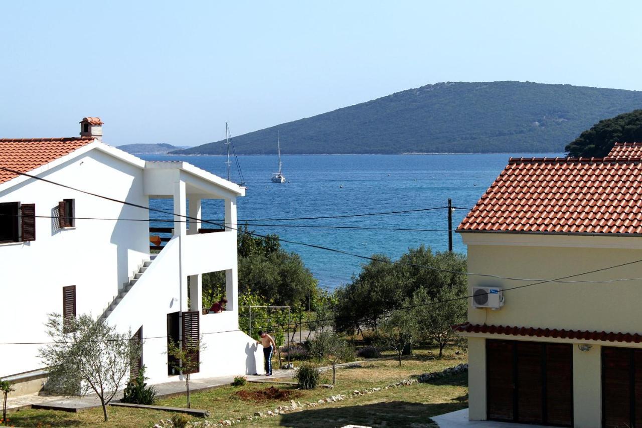 Apartments By The Sea Brgulje, Molat - 6241 Bagian luar foto